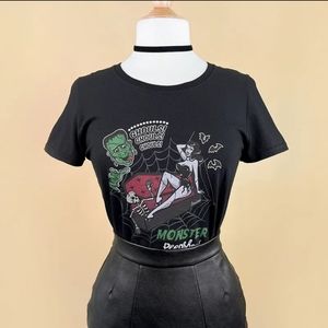 Black Halloween Monster Peepshow Universal Monsters Short Sleeved Teeshirt Large